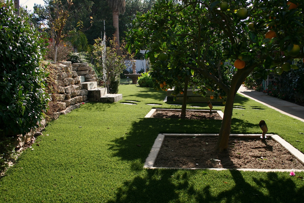 Why should you select artificial grass for your residential lawn?